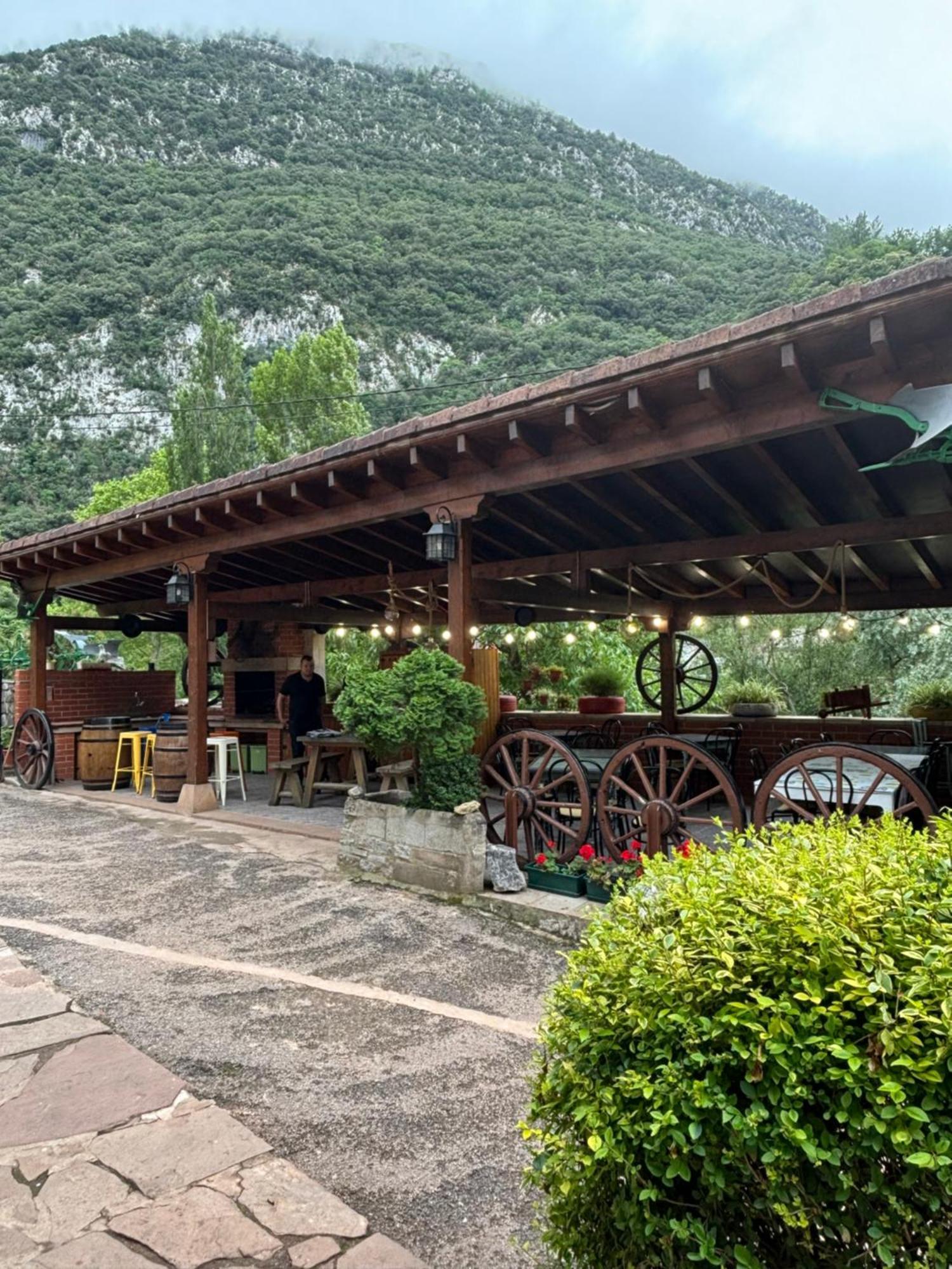 Albergue לה הרמידה מראה חיצוני תמונה
